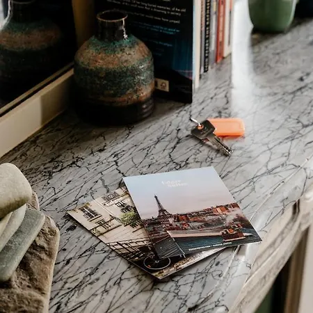 Apartment Edgar Martyrs - Lebas Paris